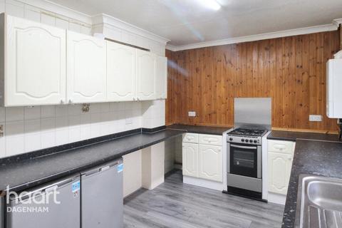 2 bedroom terraced house to rent, Westfield Road, Dagenham