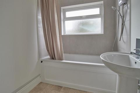 3 bedroom terraced house to rent, The Common, Barwell,