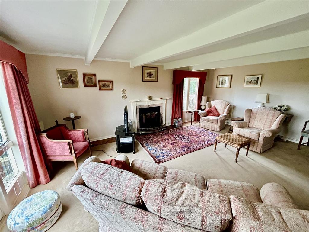Lounge1.JPG