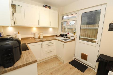 2 bedroom end of terrace house for sale, Pytchley Road, Rushden NN10