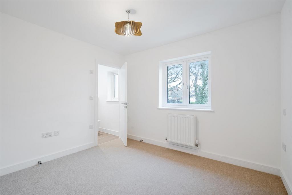 Principal bedroom with En-Suite
