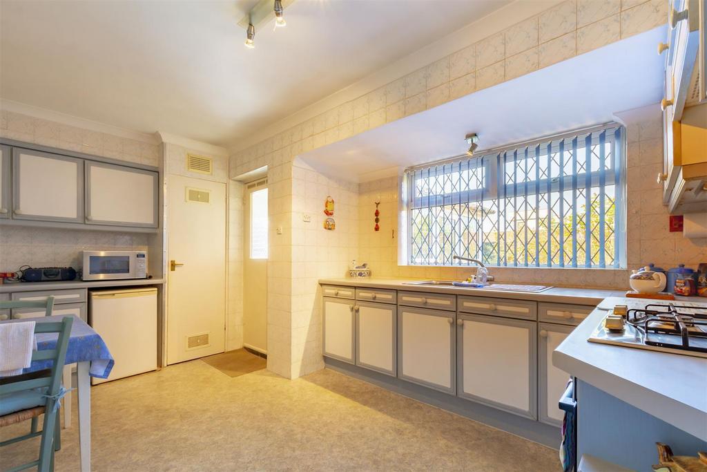 M Dnftq1 XE02k3tt HRql Vrg.jpg