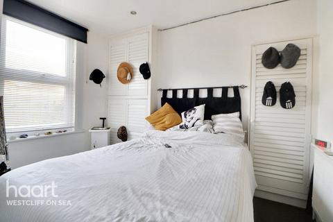 1 bedroom flat for sale, Eastern Esplanade, Southend-on-Sea