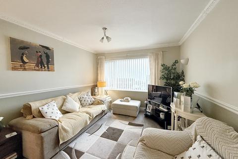 2 bedroom flat for sale, Combe Drive, Newcastle upon Tyne NE15