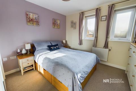 1 bedroom flat for sale, Longland Place, Epsom, Surrey. KT19