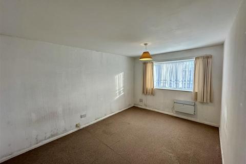 3 bedroom terraced house to rent, Coxwold Drive, Darlington