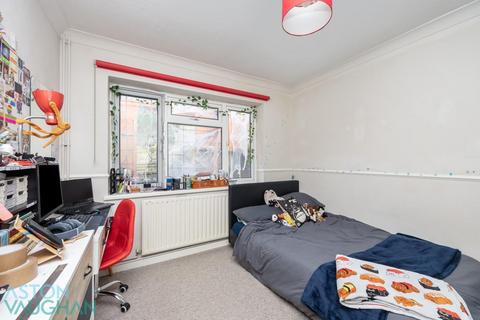 5 bedroom end of terrace house to rent, Bolney Road, Brighton BN2