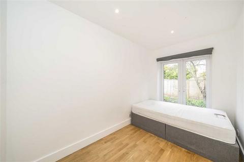 3 bedroom flat to rent, Cheviot Gardens, London NW2