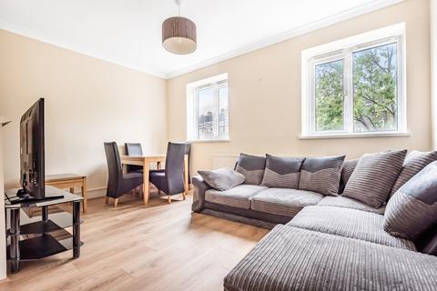 3 bedroom apartment to rent, St. John's Drive London SW18