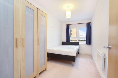 2 bedroom flat to rent, St. Davids Square, London E14