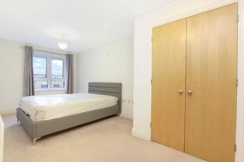 2 bedroom flat to rent, St. Davids Square, London E14