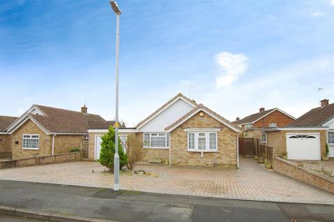 3 bedroom detached bungalow for sale, Glevum Road, Swindon SN3