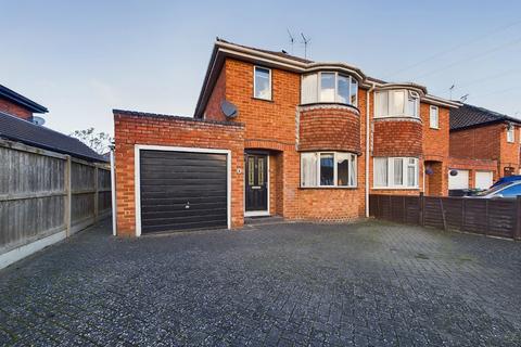 3 bedroom semi-detached house for sale, Melrose Close, Worcester, Worcestershire, WR2