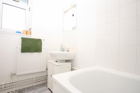 Studio for sale, Galveston House, Harford Street, E1 4RE