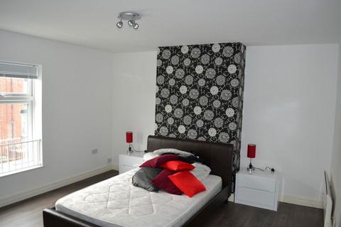 2 bedroom apartment to rent, (P1303) Hodge Road, Walkden M28 3AU