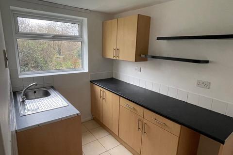 2 bedroom flat to rent, Forest Close, Worcester WR2