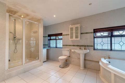 5 bedroom bungalow for sale, Headcorn Road, Sutton Valence, Maidstone
