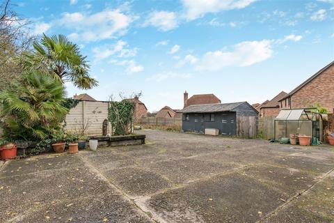 5 bedroom bungalow for sale, Headcorn Road, Sutton Valence, Maidstone
