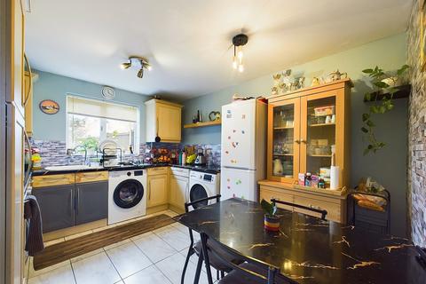 3 bedroom semi-detached house for sale, Bishops Castle Way, Gloucester, Gloucestershire, GL1