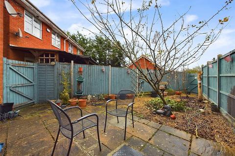 3 bedroom semi-detached house for sale, Bishops Castle Way, Gloucester, Gloucestershire, GL1