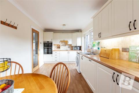 2 Spring Farm Close, Rainham, RM13 9RU