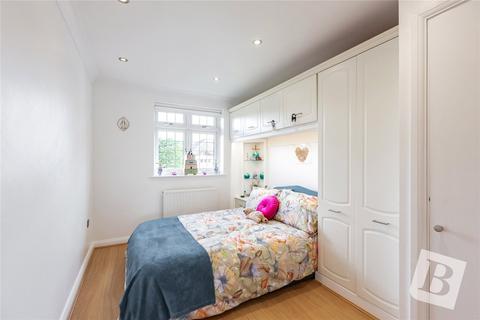2 Spring Farm Close, Rainham, RM13 9RU