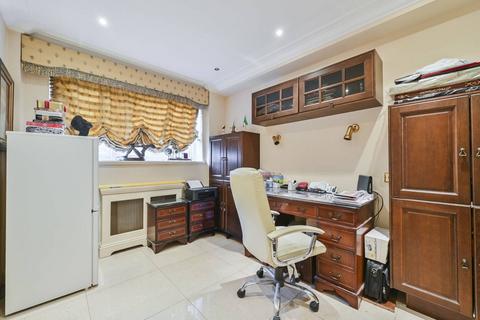 3 bedroom flat for sale, Prince Albert Road, St John's Wood, London, NW8