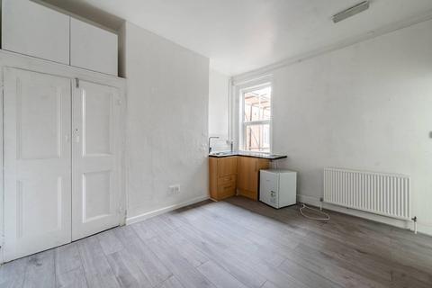 Studio to rent, Station Road, Harrow on the Hill, HA1