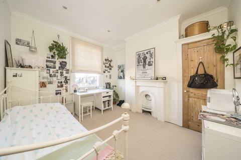 3 bedroom terraced house for sale, Underhill Road, London SE22