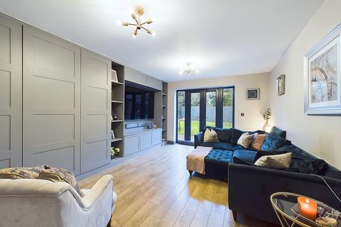 5 Sandsdown Close, High Wycombe, HP12 4FA