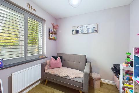 5 Sandsdown Close, High Wycombe, HP12 4FA