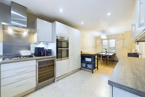 5 Sandsdown Close, High Wycombe, HP12 4FA