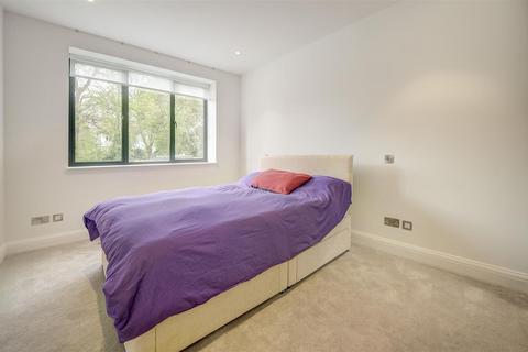 2 bedroom flat to rent, MIDDLETON ROAD, HAMPSTEAD GARDEN SUBURB, NW11