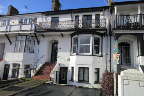 2 bedroom flat to rent, TfF    Devereux Road, Southend On Sea