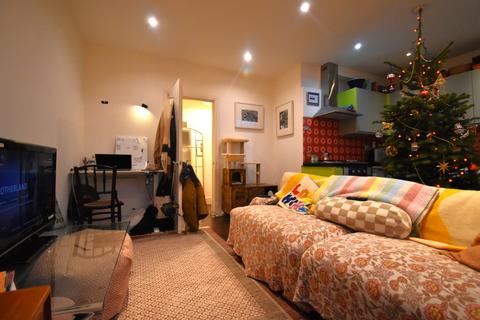 1 bedroom flat to rent, Takoma House, 46 Coleridge Road, London, N8