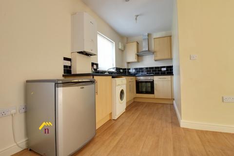 2 bedroom flat to rent, Hennessey Court, Doncaster DN8