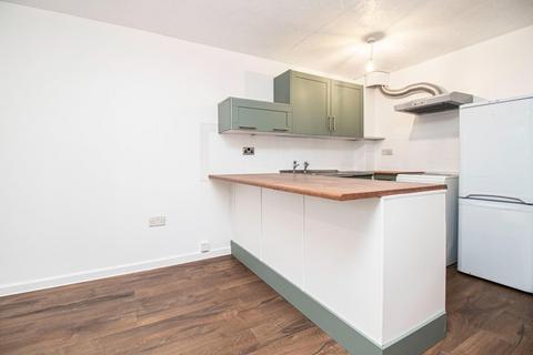 1 bedroom terraced house to rent, Redwood Way, Barnet, EN5