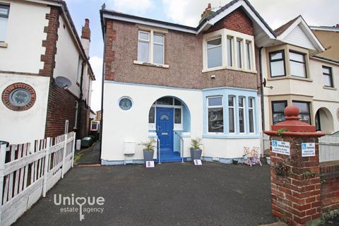 2 bedroom flat for sale, Kingsway,  Thornton-Cleveleys, FY5