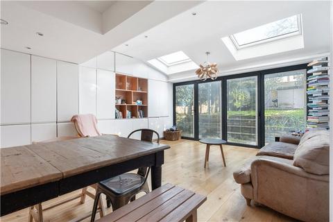 63 Lorrimore Road, London, SE17 3LZ