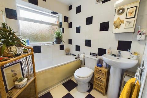 38 Brockhampton Close, Worcester, WR4 9XJ