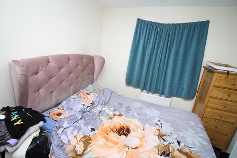 8 Brightside Road, Manchester, M8 5XJ