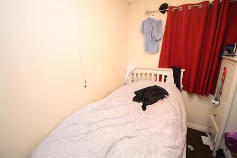 8 Brightside Road, Manchester, M8 5XJ
