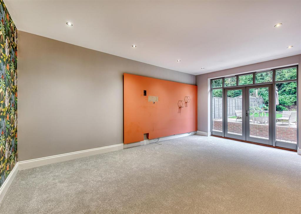 3b Castlecroft Lane-lounge.jpg