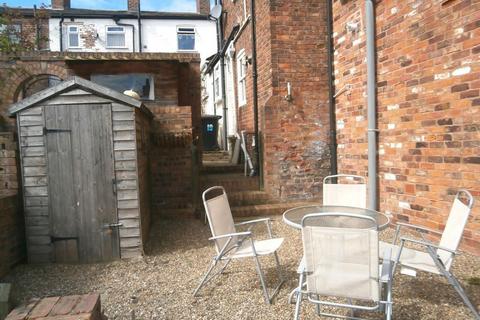 2 bedroom terraced house to rent, Mill Road, Macclesfield