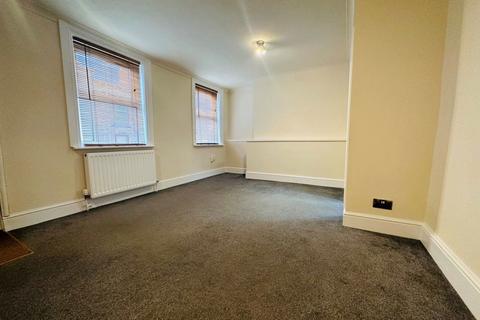 2 bedroom terraced house to rent, Mill Road, Macclesfield