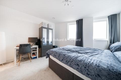 2 bedroom apartment to rent, Healum Avenue Southall UB2