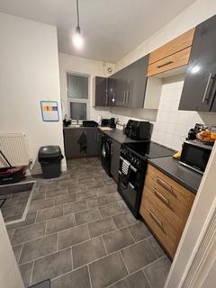 2 bedroom terraced house to rent, Southend-on-Sea SS2