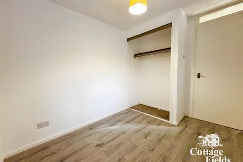 1 bedroom flat to rent, Mandeville Court, Chingford, London