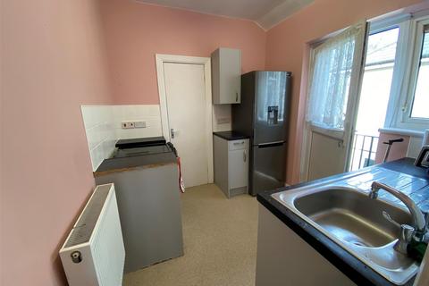 2 bedroom maisonette for sale, Bushgrove Road, Dagenham