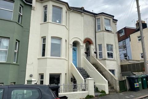 4 bedroom house to rent, Brading Road, Brighton